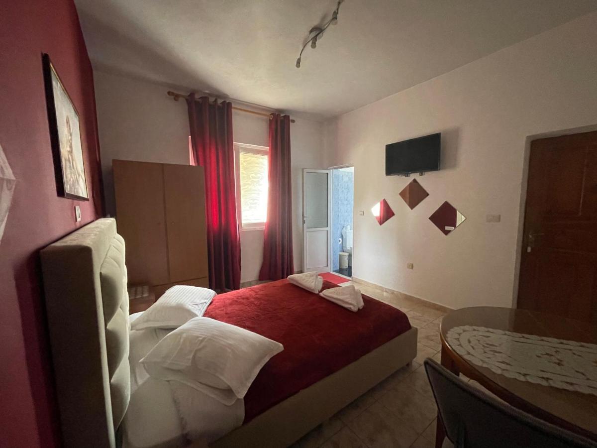 Oni'S Apartments Саранде Екстериор снимка