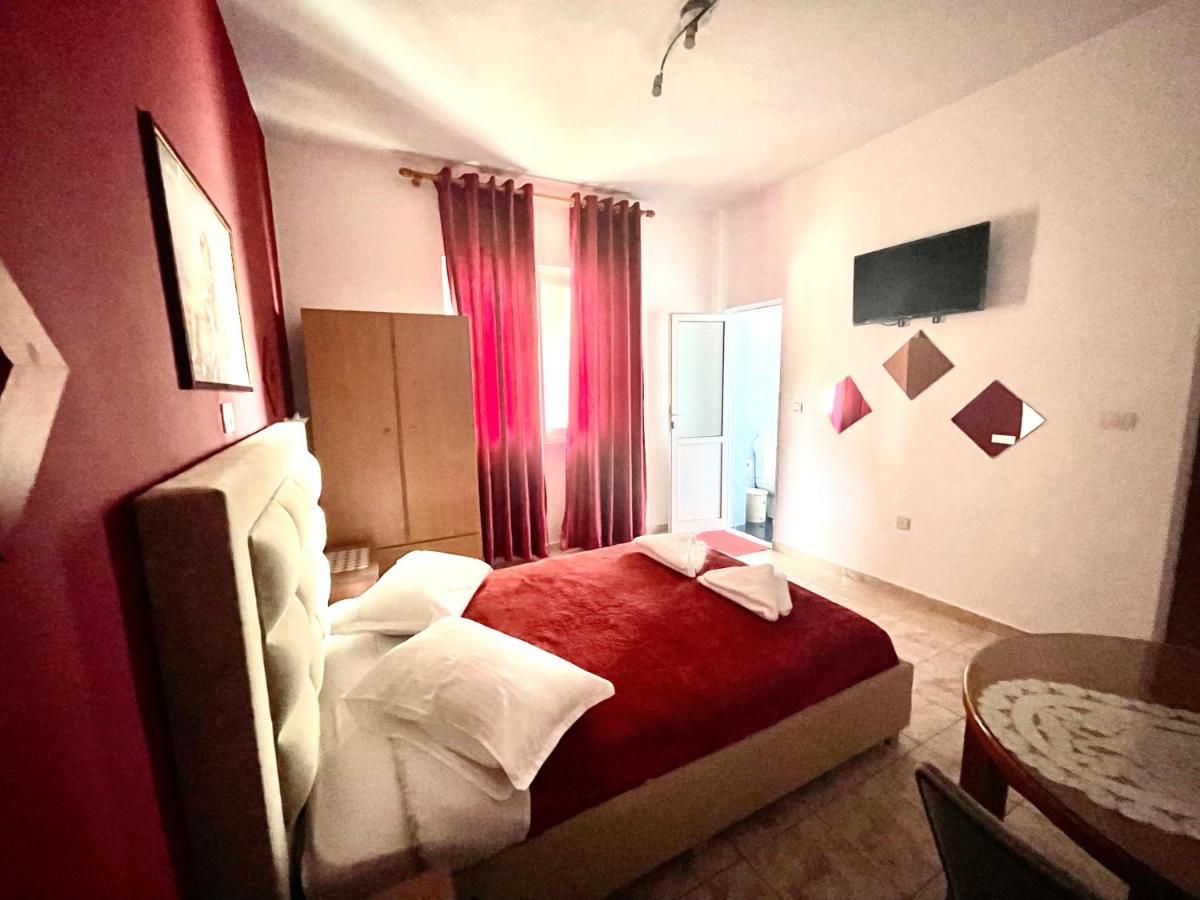Oni'S Apartments Саранде Екстериор снимка