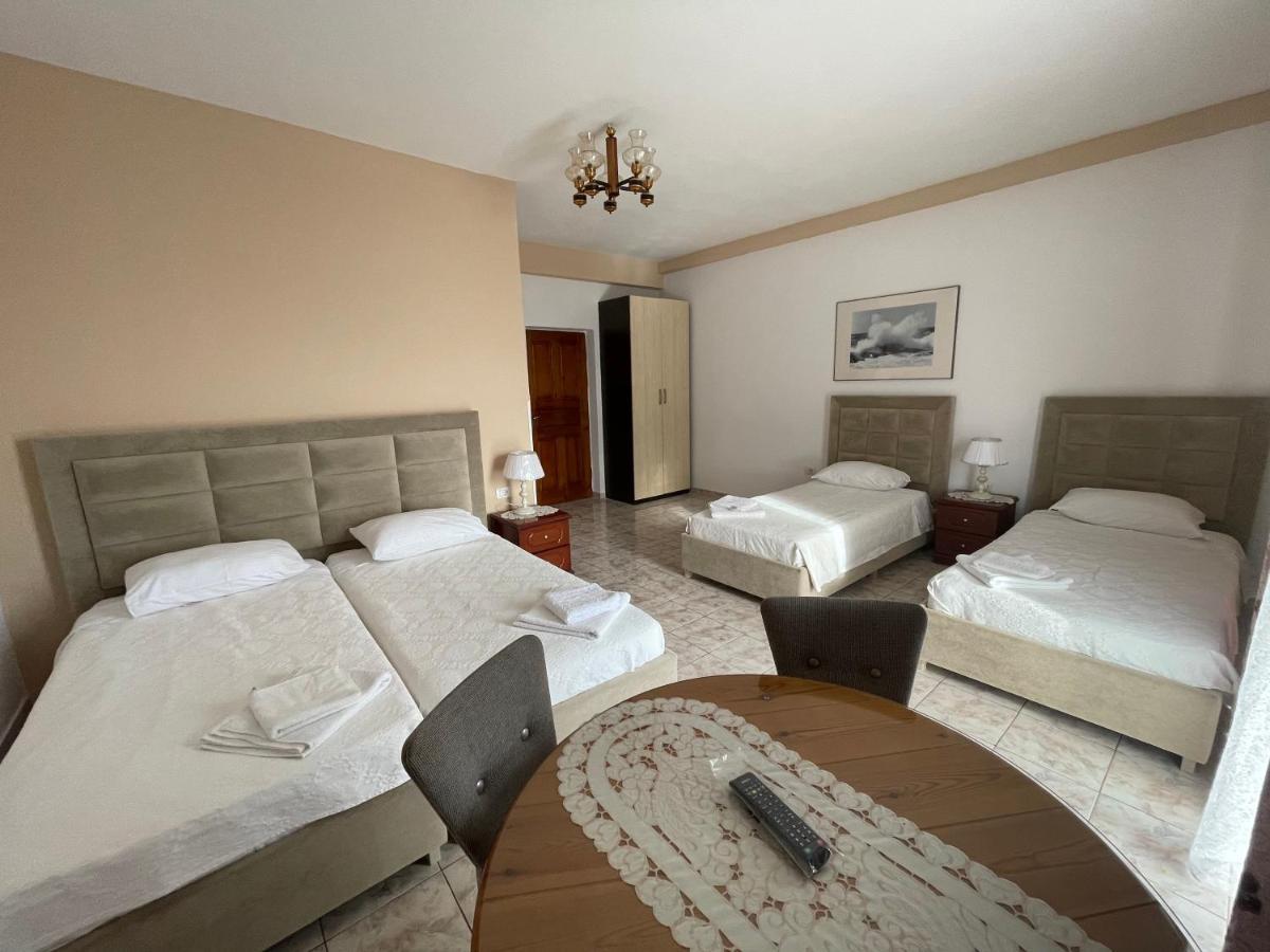 Oni'S Apartments Саранде Екстериор снимка